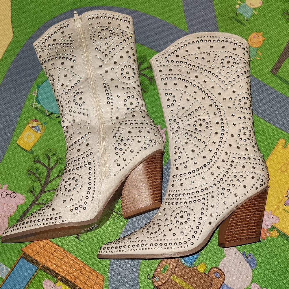 Women's Cream Western Ankle Boots